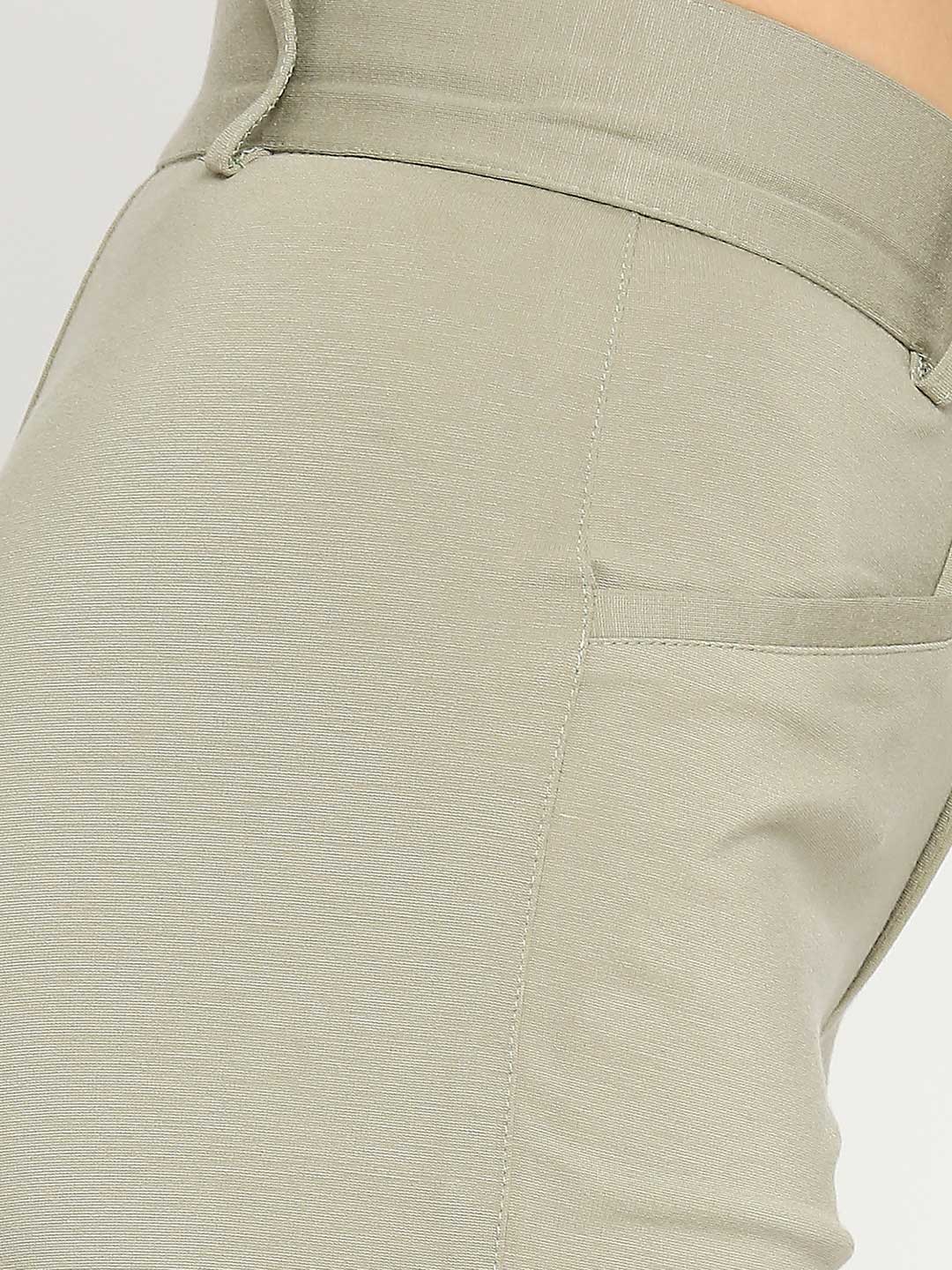 Women&#39;s Regular Green Golf Shorts - 6