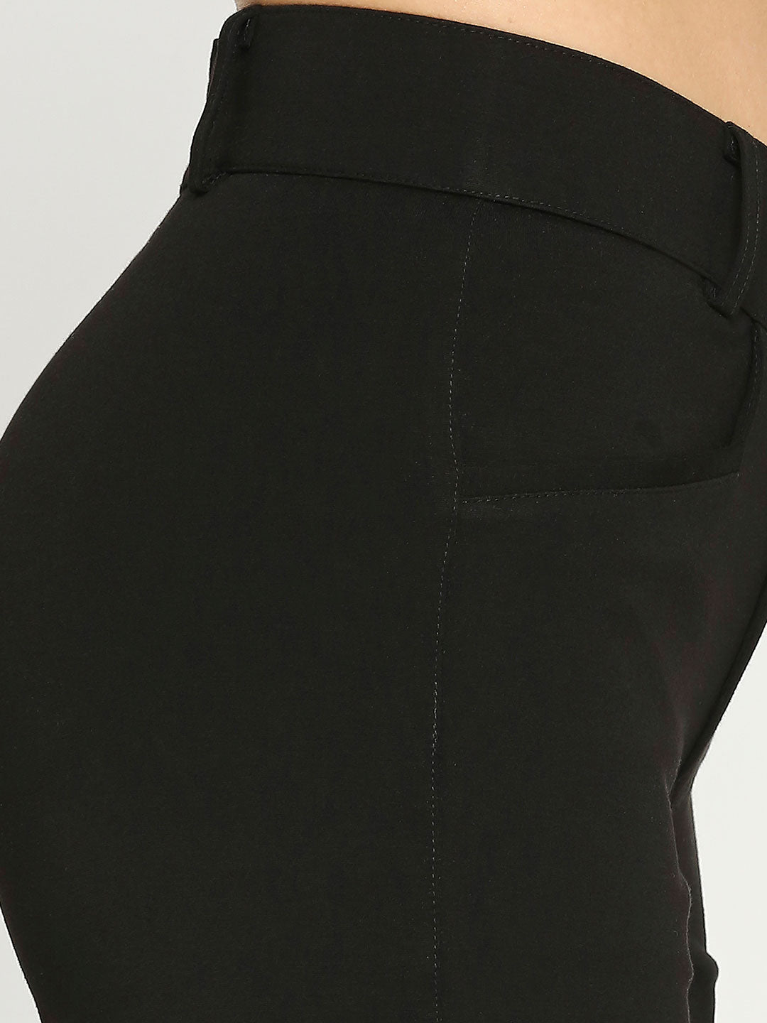 Women&#39;s Regular Black Golf Shorts - 6