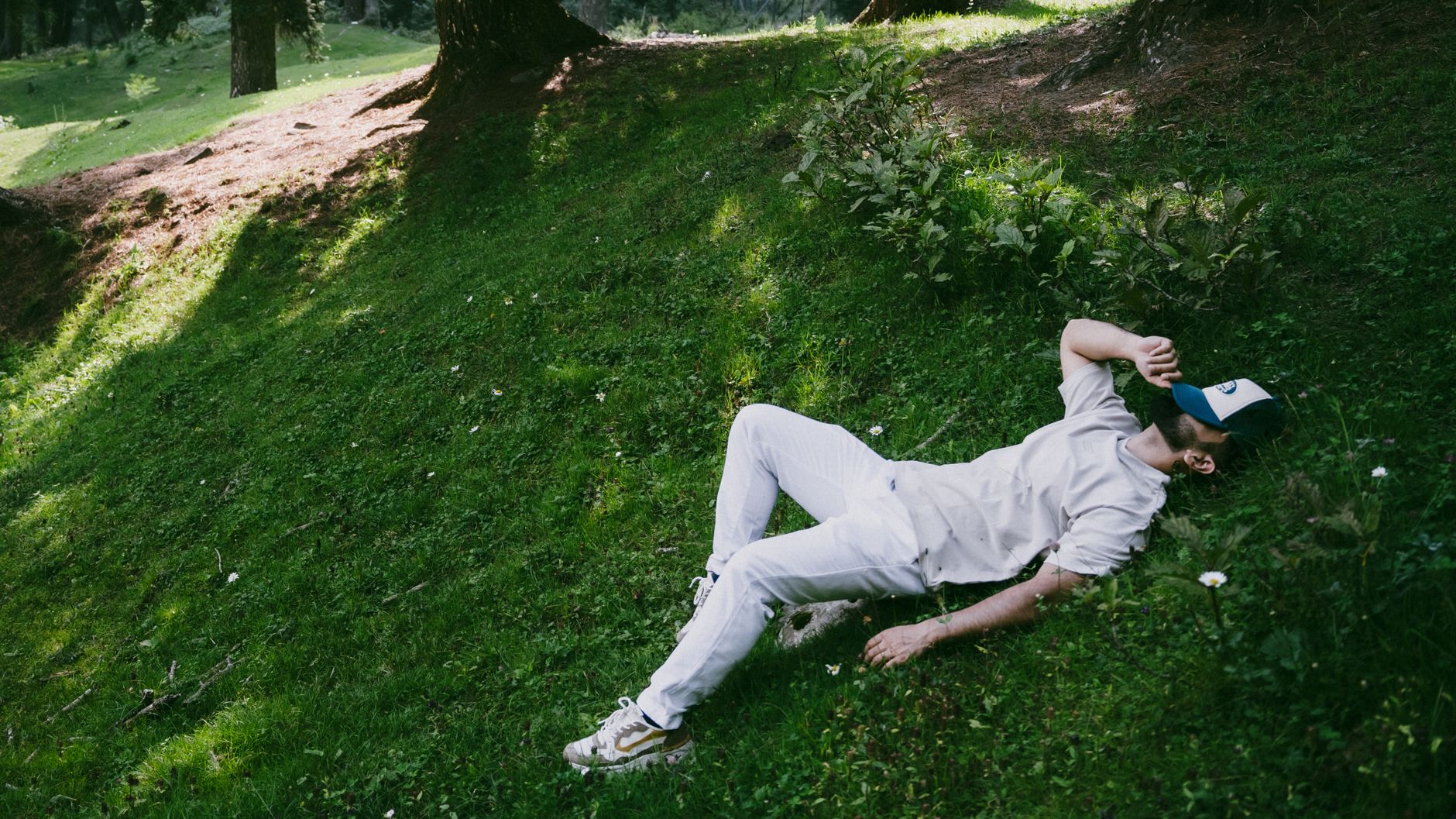Men White Solid Track Pant 1 for Clean Everyday Style